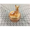 Image 7 : SCOTTIE DOG IRIDESCENT GLASS POWDER BOX (JEANNETTE GLASS)