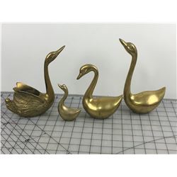 BRASS LOT  (BIRDS) *VINTAGE*
