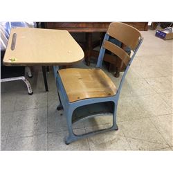 SCHOOL DESK (RETRO)