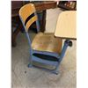 Image 5 : SCHOOL DESK (RETRO)