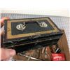 Image 2 : MISC LOT (CASE BELT TIN, CASH BOX, SODA CAPS)