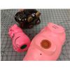 Image 7 : LOT OF THREE PIGGY BANKS (VINTAGE)