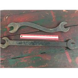 LOT OF 2 ‘ANTIQUE’ WRENCHES * ONE IS IH *