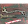 Image 5 : LOT OF 2 ‘ANTIQUE’ WRENCHES * ONE IS IH *