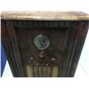 Image 2 : FLOOR RADIO (ANTIQUE)