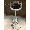Image 7 : STANDING FLOOR ASHTRAY *LIGHTS UP & WORKING * (VINTAGE)