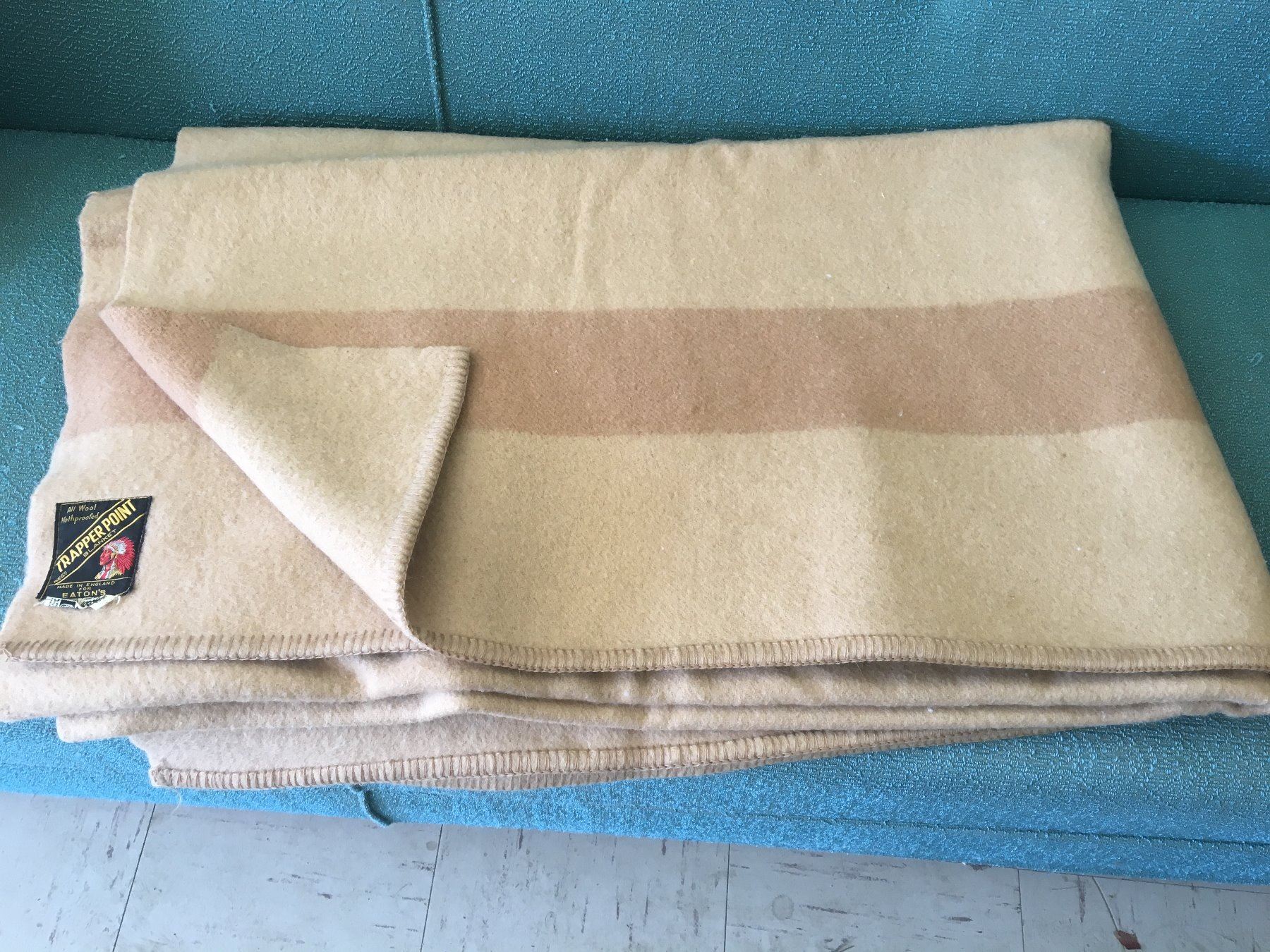 WOOL BLANKET (EATONS TRAPPER POINT) * EXCELLENT CONDITION
