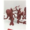 Image 4 : LOT OF COWBOYS & INDIANS 6” PLASTIC TOYS (1960S LOUIS MARX & CO)