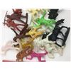 Image 2 : LOT OF COWBOYS & INDIANS TOYS (VINTAGE PLASTIC)