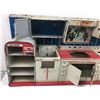 Image 2 : TIN TOY KITCHEN (VINTAGE)