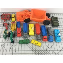 LOT OF ‘VINTAGE’ PLASTIC & RUBBER TOYS