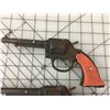 Image 2 : PAIR OF KILGORE BUC-A-ROO CAP GUNS *VINTAGE*