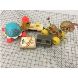 LOT OF VINTAGE TOYS