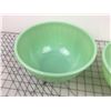 Image 3 : LOT OF 2 MIXING BOWLS (FIRE-KING JADEITE SWIRL)