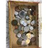 Image 4 : VINTAGE CIGAR BOX (W/VARIOUS COINS)