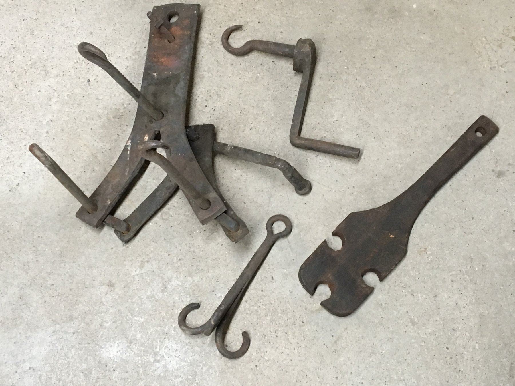 ANTIQUE HOME MADE ROPE MAKER - Schmalz Auctions