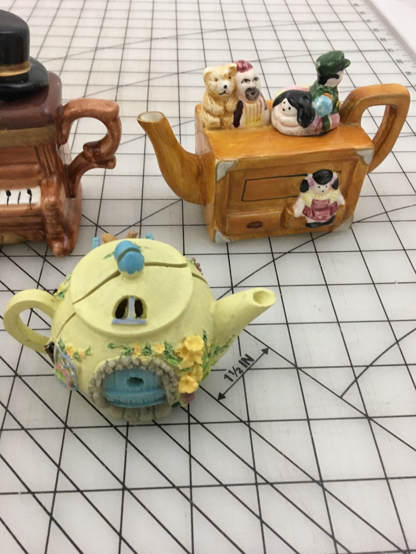 MINI TEA POT COLLECTIBLES