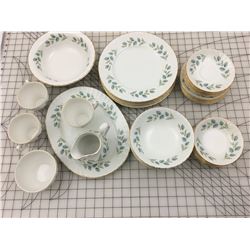 LOT OF RIDGEWAY DINERWARE
