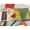 Image 3 : LOT OF VINTAGE PIANO BOOKS AND SHEET MUSIC