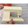 Image 6 : VINTAGE MATTEL SEW PERFECT KIDS SEWING MACHINE TOY