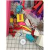 Image 3 : VINTAGE WORLD OF BARBIE DOLL CASE AND CONTENTS