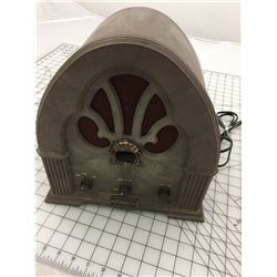 RADIO (PLASTIC) *WORKING*