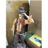 Image 3 : 24” WESTERN FIGURINE