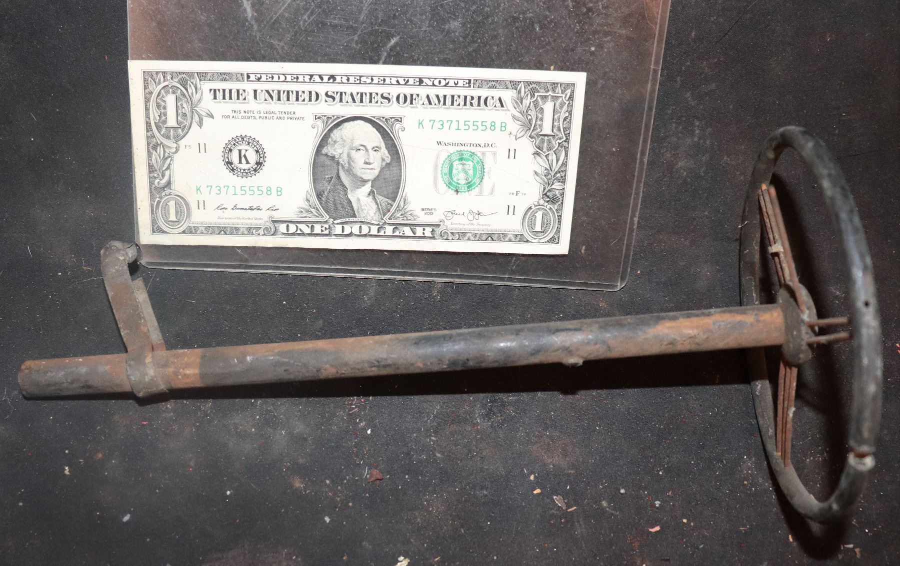 ZZ-CLEARANCE MINIATURE ANTIQUE CAR STEERING WHEEL WITH COLUMN 2