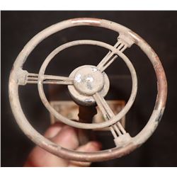 ZZ- ANTIQUE FILMING MINIATURE CAR STEERING WHEEL WITH COLUMN 1