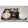 Image 1 : FLAT OF ASSORTED CERAMIC ITEMS.