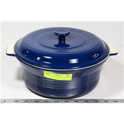 LARGE BLUE CASSEROLE DISH WITH LID