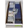 Image 1 : BOX OF ABOUT 1500 HOCKEY CARDS INCLUDING ROOKIE