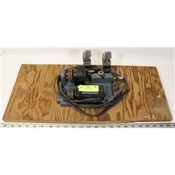 KEY CUTTING MACHINE