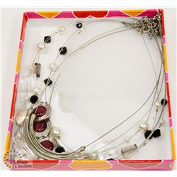 BOX OF 4 FASHION NECKLACES