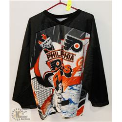 PHILADELPHIA FLYERS HOCKEY JERSEY CCM SIZE L/XL.