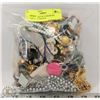 Image 1 : OVER 1KG BAG OF UNSORTED JEWELRY, ESTATE