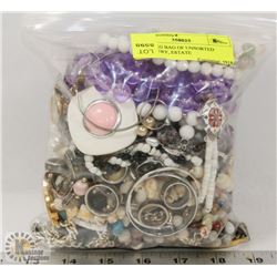 OVER 1KG BAG OF UNSORTED JEWELRY, ESTATE