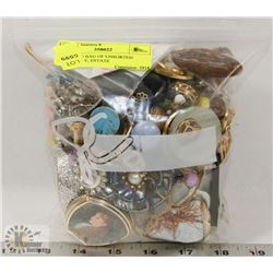 OVER 1KG BAG OF UNSORTED JEWELRY, ESTATE