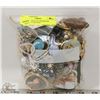 Image 1 : OVER 1KG BAG OF UNSORTED JEWELRY, ESTATE