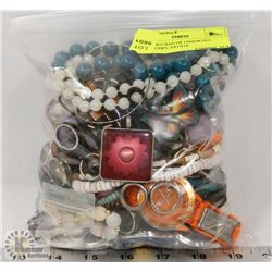 OVER 1KG BAG OF UNSORTED JEWELRY, ESTATE