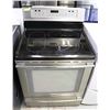Image 1 : FRIGIDAIRE STAINLESS STEEL STOVE