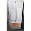 Image 1 : GE WHITE FRIDGE WITH BOTTOM FREEZER.