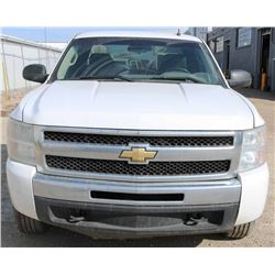 UNRESERVED! 2011 CHEVROLET SILVERADO K1500 LS
