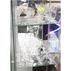 2 SHELVES OF CRYSTAL GLASSES