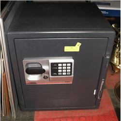 SENTRY SAFE WITH KEYS & KEYPAD.