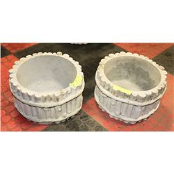 SET OF 2 CONCRETE POTS, 11" DIAMETER