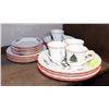 Image 1 : 20PC CHRISTMAS PLATE SET