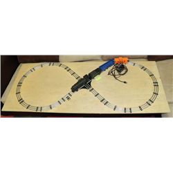 1950S O SCALE TRAIN SET WITH TRACK.