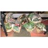 Image 1 : 7 WICKER BASKETS WITH ARTIFICIAL FLOWERS