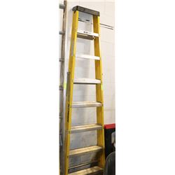 8' FIBREGLASS AND ALUMINUM LADDER